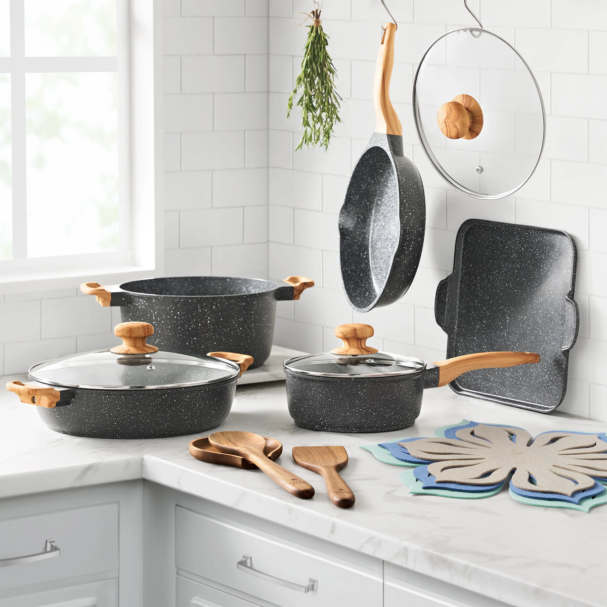 The Pioneer Woman Prairie Signature 14 - Piece Cast Aluminum Cookware Set, Brown Speckle